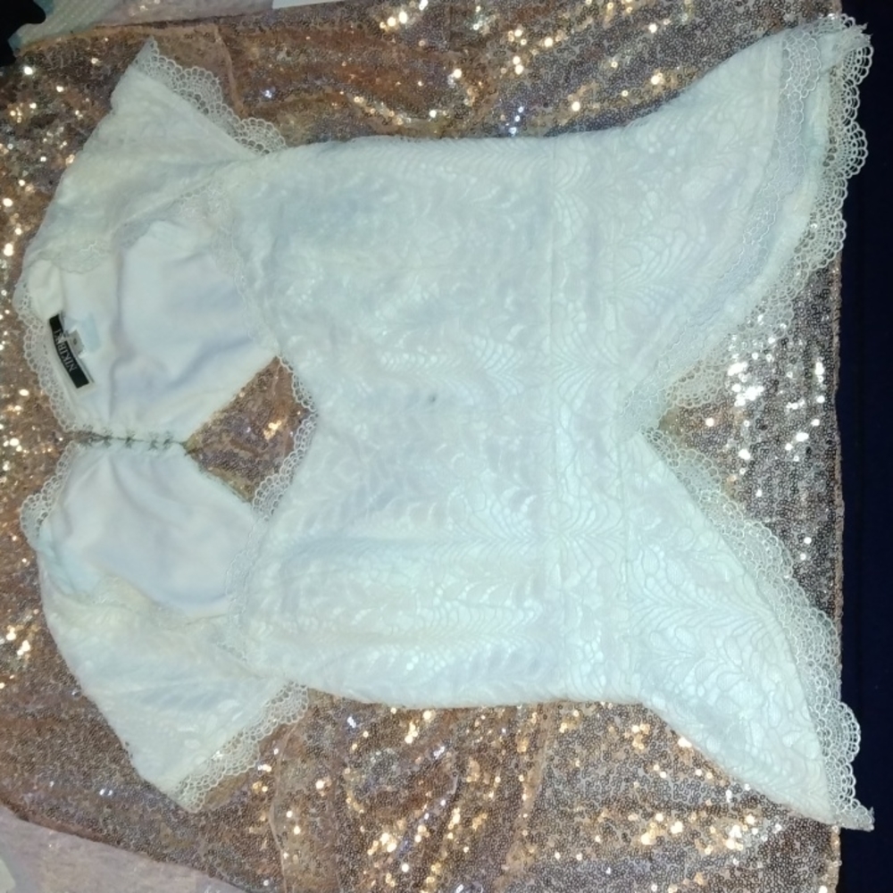 NikiBiki small embroidery white crop top new without tags